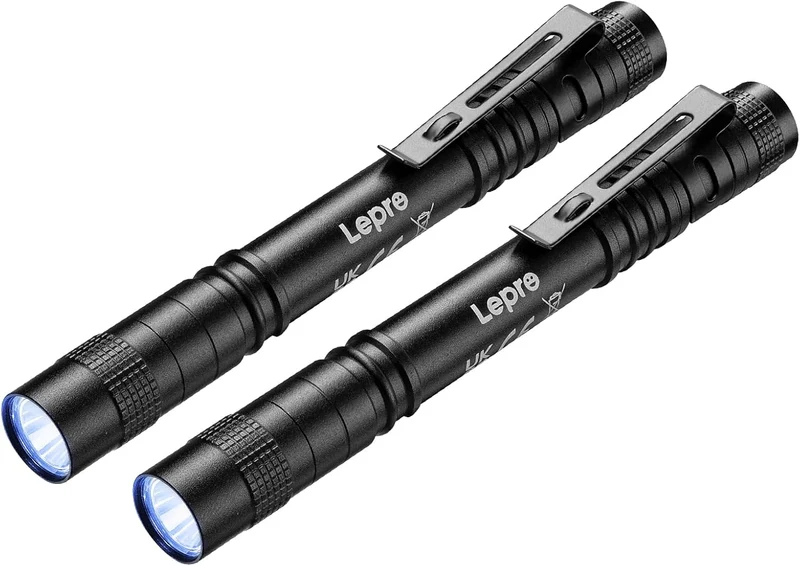 Lepro UV Taschenlampe, 365nm UV Lampe mit Clip, Batteriebetrieben Schwarzlicht Taschenlampe, Vielseitig & Tragbar Bernstein Lampe für Lecksuche, Haustierurin und Falschgeld-Erkennung (2 Stück)