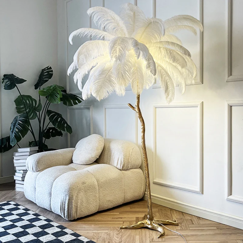 Stehlampe mit Federn – Glamour und handgefertigte Eleganz – Plumo