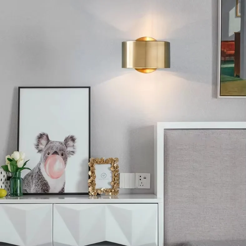 Goldene Wandleuchte aus Eisen für Schlafzimmer – Ceahioys
