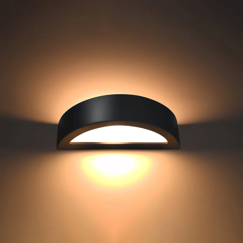 Moderne schwarze Keramik-Wandleuchte – Neréa