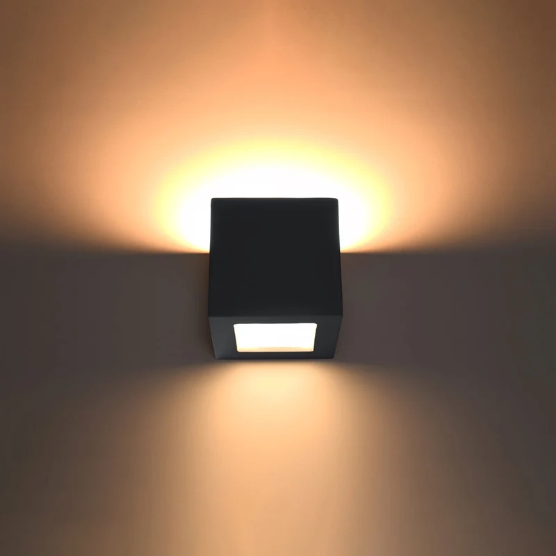Moderne schwarze Keramik-Wandleuchte – Nerion