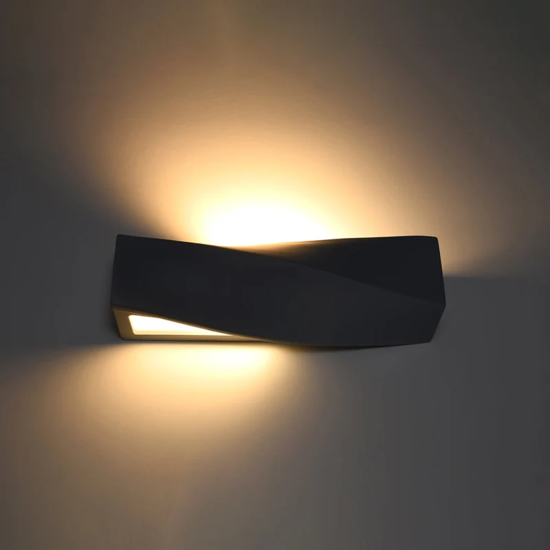 Moderne schwarze Keramik-Wandleuchte – Noxaria