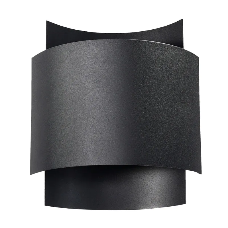 Schwarze Wandleuchte im Industriedesign – Vespera