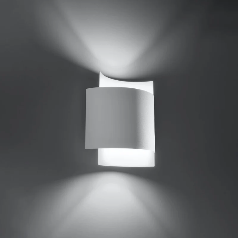 Weiße Design-Wandleuchte aus Stahl – Eryndra