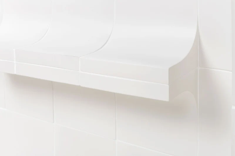 Casa Padrino Luxus Konsole Cremeweiß 105 x 30 x H. 83,5 cm - Großer handgefertigter Keramik Konsolentisch mit Platte aus strukturiertem Klarglas - Luxus Möbel