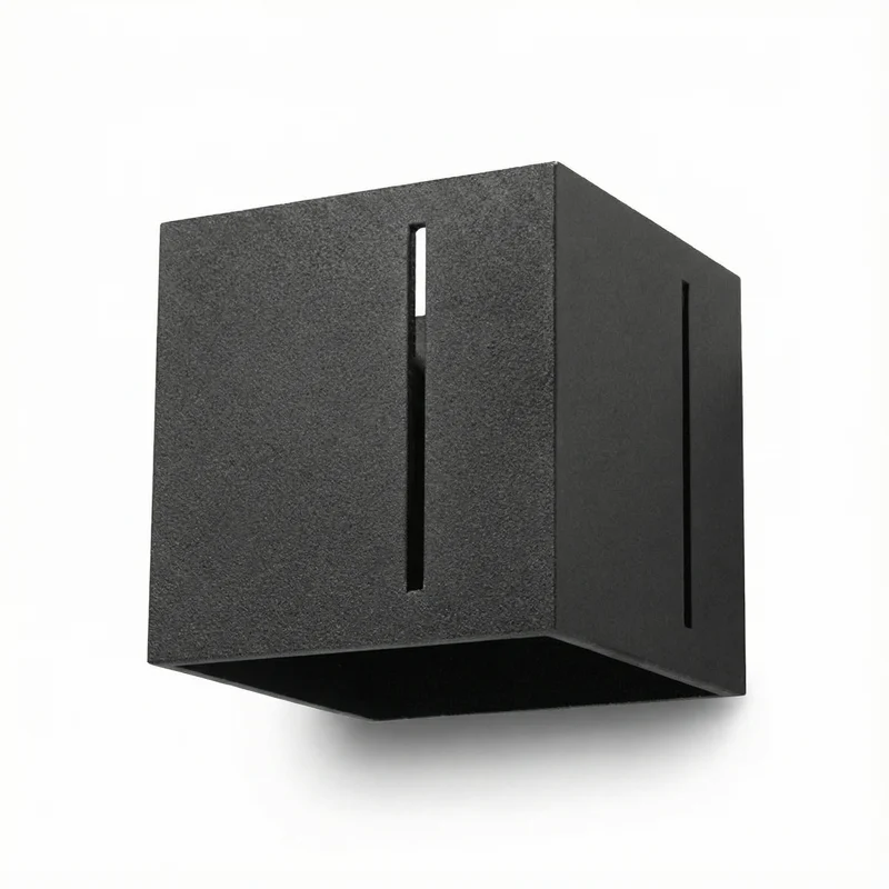 Moderne schwarze perforierte Wandleuchte – Noxarys