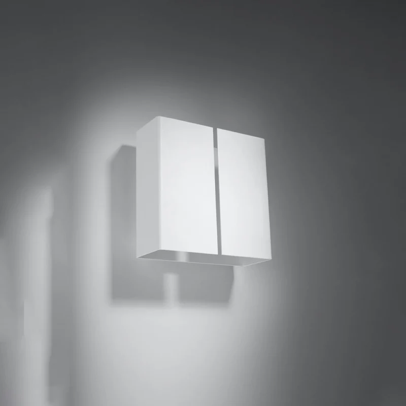 Moderne weiße Wandleuchte für Flur und Wohnzimmer – Modell Arvenia