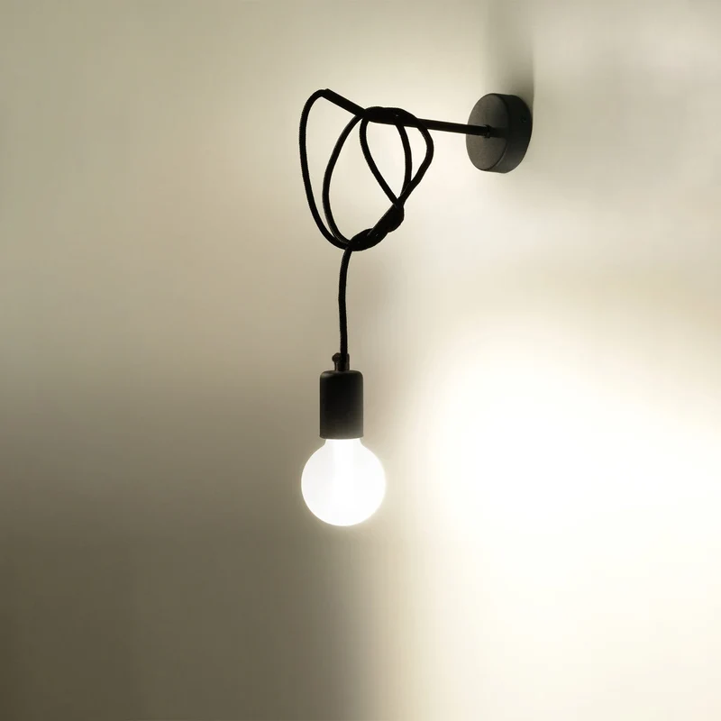 Minimalistische schwarze Wandleuchte für das Wohnzimmer – Modell Ardyne