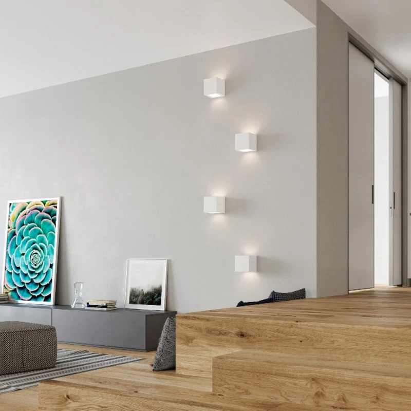 Moderne weiße Keramik-Wandleuchte – Aurelion