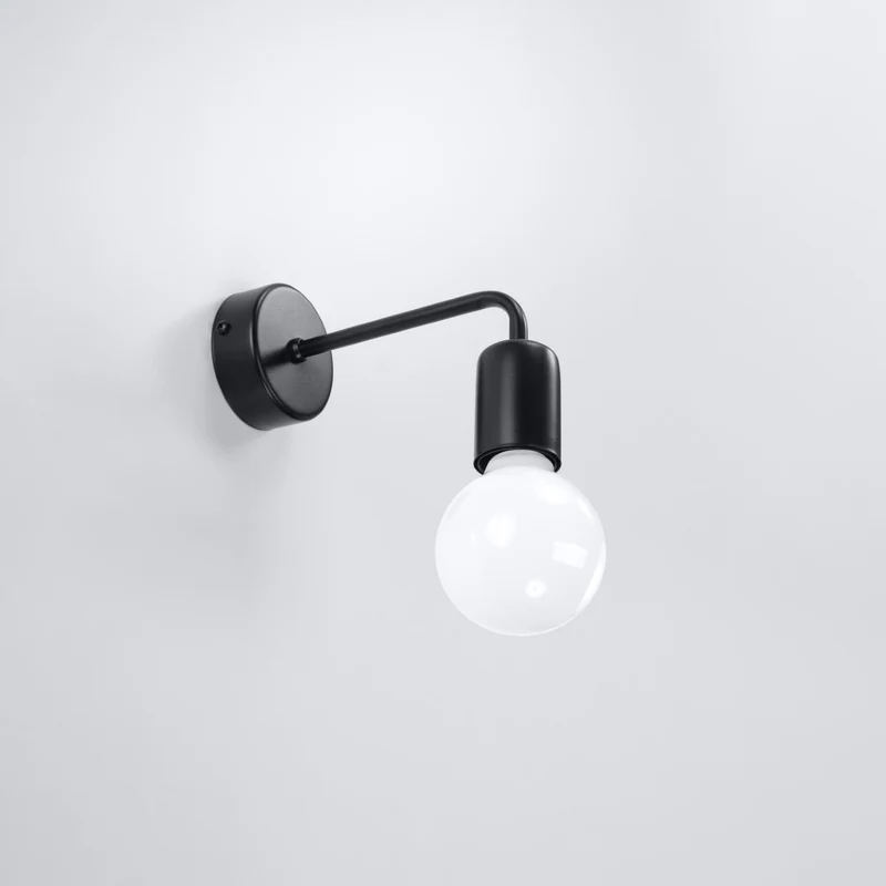 Industrielle schwarze Wandleuchte für das Wohnzimmer – Varello