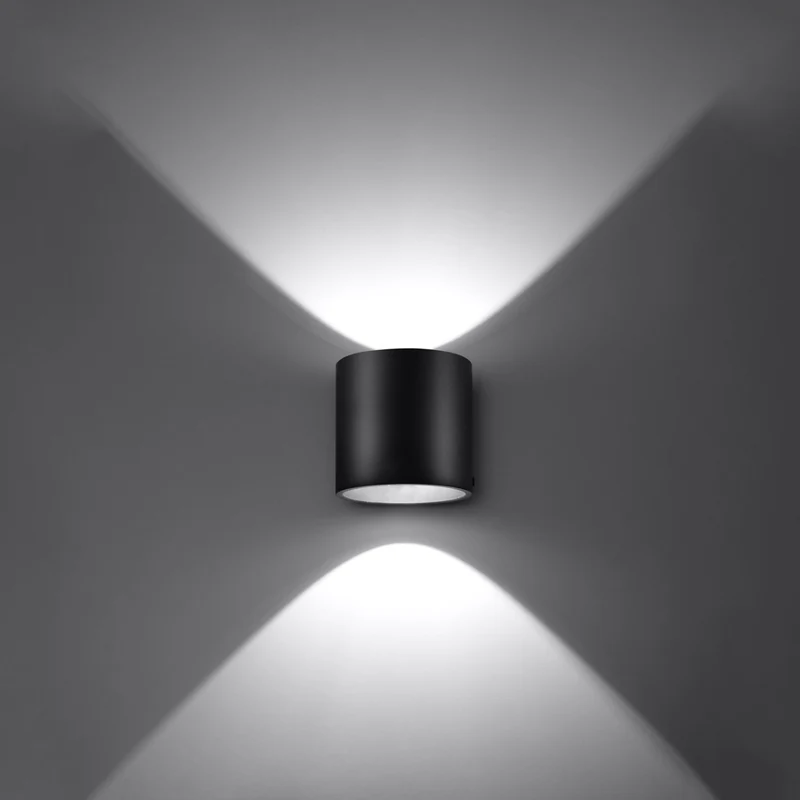 Minimalistische schwarze Wandleuchte mit Doppelstrahl – Orphéos