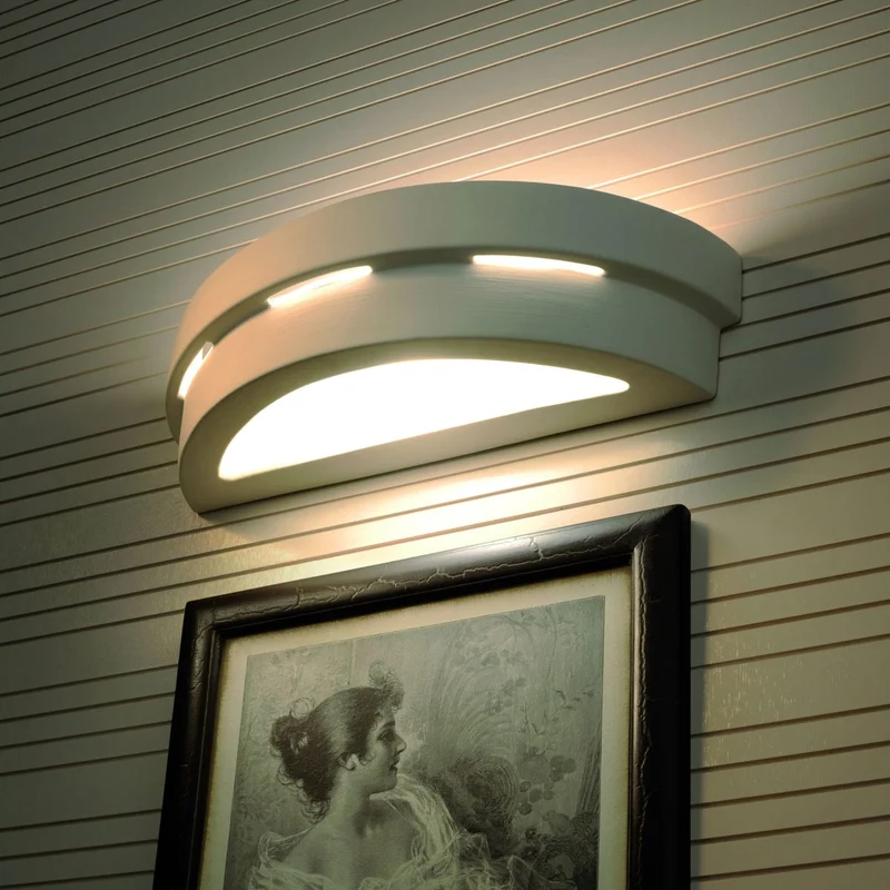 Moderne weiße Keramik-Wandleuchte – Asterion