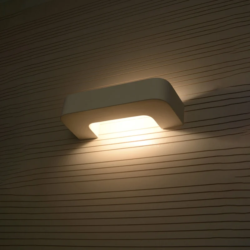 Moderne weiße Keramik-Wandleuchte – Orphéane