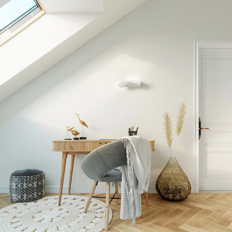 Moderne weiße Keramik-Wandleuchte – Arcanis