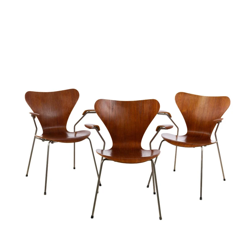 1950er Mid-Century Arne Jacobsen Armlehnstuhl Teak, von Fritz Hansen