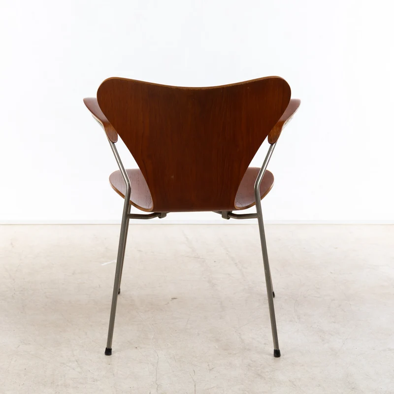 1950er Mid-Century Arne Jacobsen Armlehnstuhl Teak, von Fritz Hansen