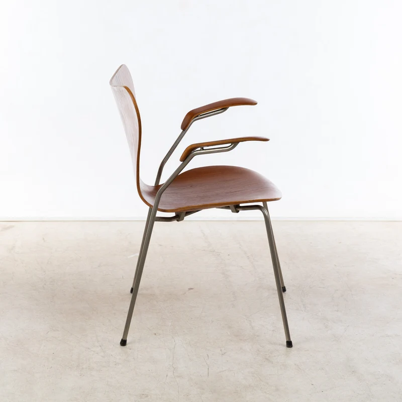 1950er Mid-Century Arne Jacobsen Armlehnstuhl Teak, von Fritz Hansen