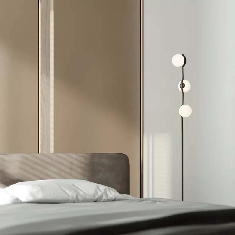 Floor Lamp Unique Glass Globe 3-Light, Black / Gold