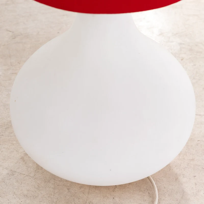 1960er Mid-Century Bodenleuchte mit roter Stoffpagode