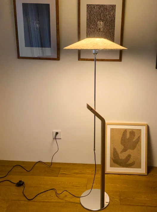 Minimalistische Stehlampe aus Holz für Wohnzimmer – Armoniel