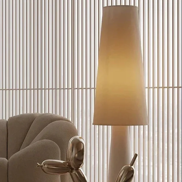 Nordische Stehlampe aus Stoff für Wohnzimmer – Aironde