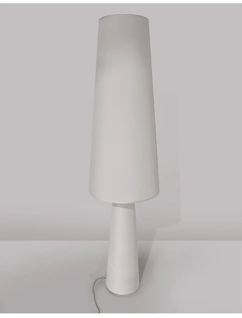 Nordische Stehlampe aus Stoff für Wohnzimmer – Aironde