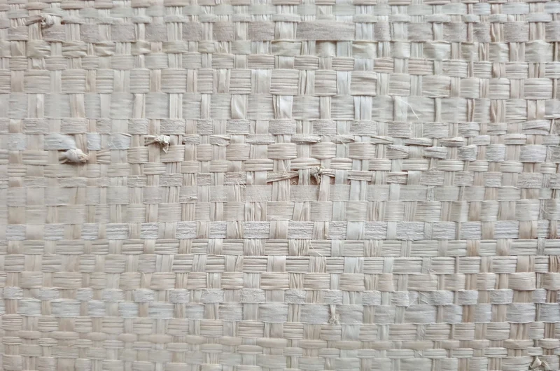Casa Padrino Luxus Wanddekoration Naturfarben 75 x 4 x H. 122 cm - Wandrelief Erik aus Palmengeflecht mit Rahmen aus Eichenfurnier - Luxus Deko Accessoires