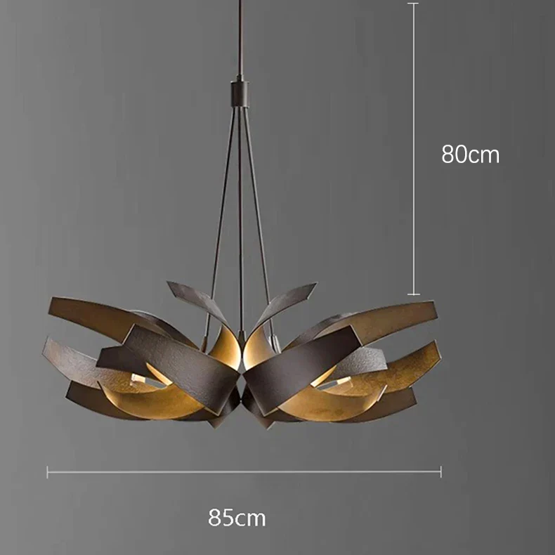 Skulpturale Pendelleuchte aus Aluminiumbändern – Diamenia