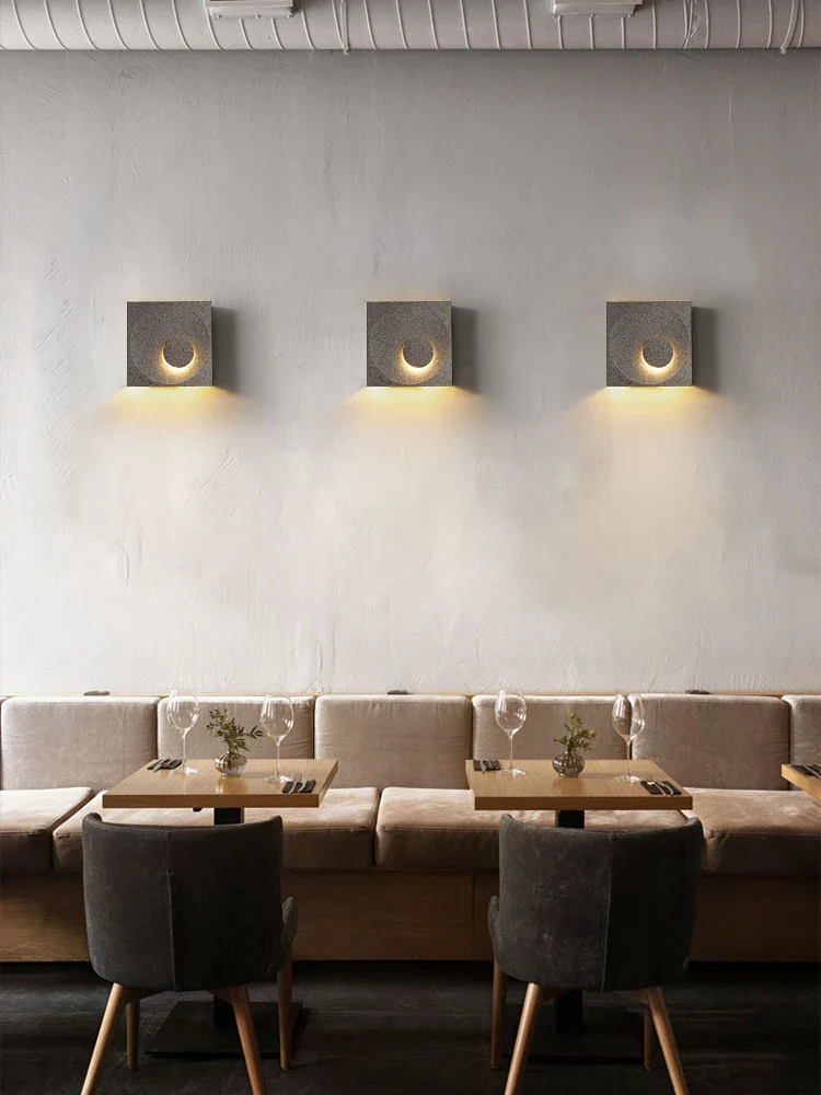Moderne Wandleuchte aus Keramik – Armonéa