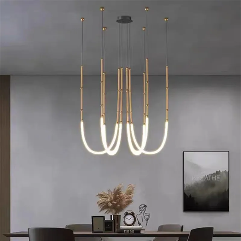 Kronleuchter aus schwarzem Metall für Wohnzimmer – Curvella
