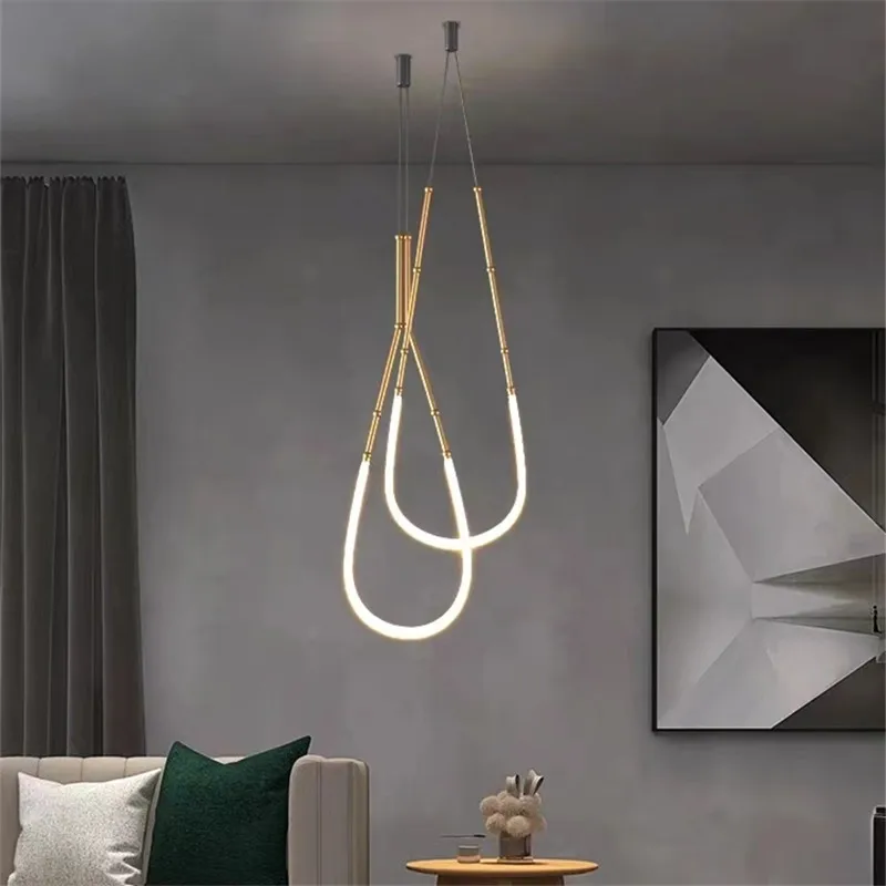Kronleuchter aus schwarzem Metall für Wohnzimmer – Curvella