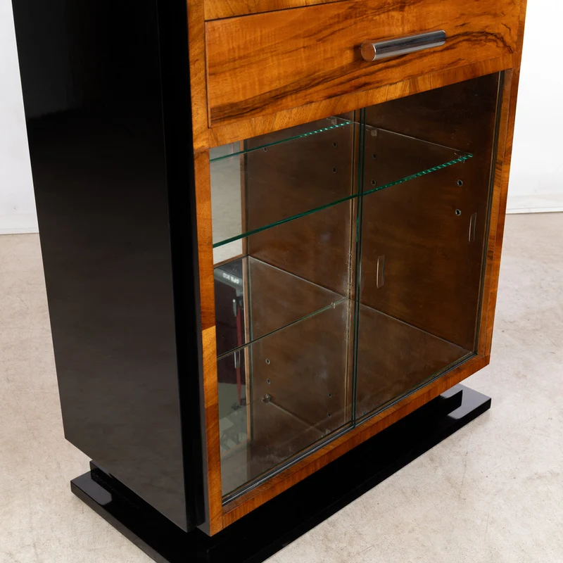 1930er Art-Déco Barschrank mit Nussbaum Furnier