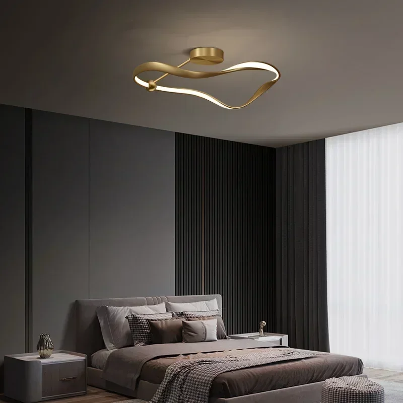Goldener LED-Kronleuchter für Wohn- und Schlafzimmer – Aurélior