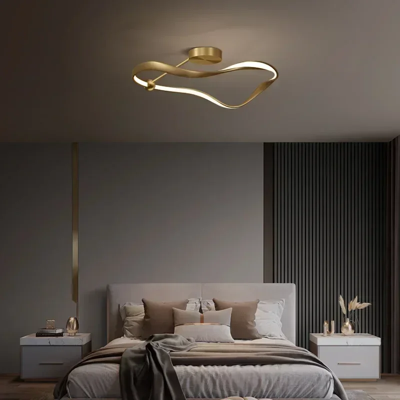 Goldener LED-Kronleuchter für Wohn- und Schlafzimmer – Aurélior