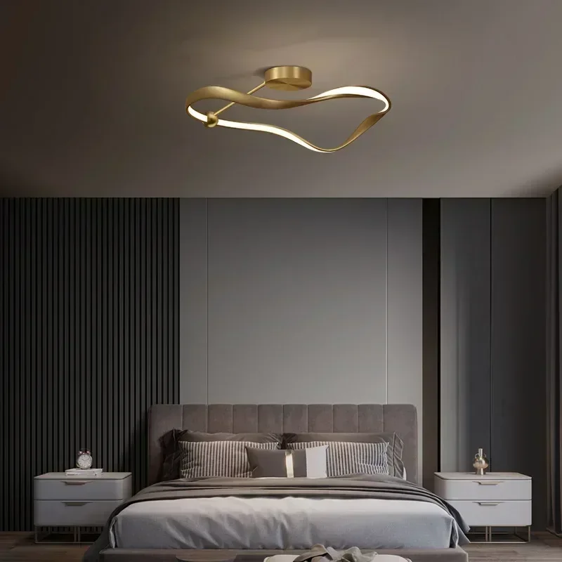 Goldener LED-Kronleuchter für Wohn- und Schlafzimmer – Aurélior