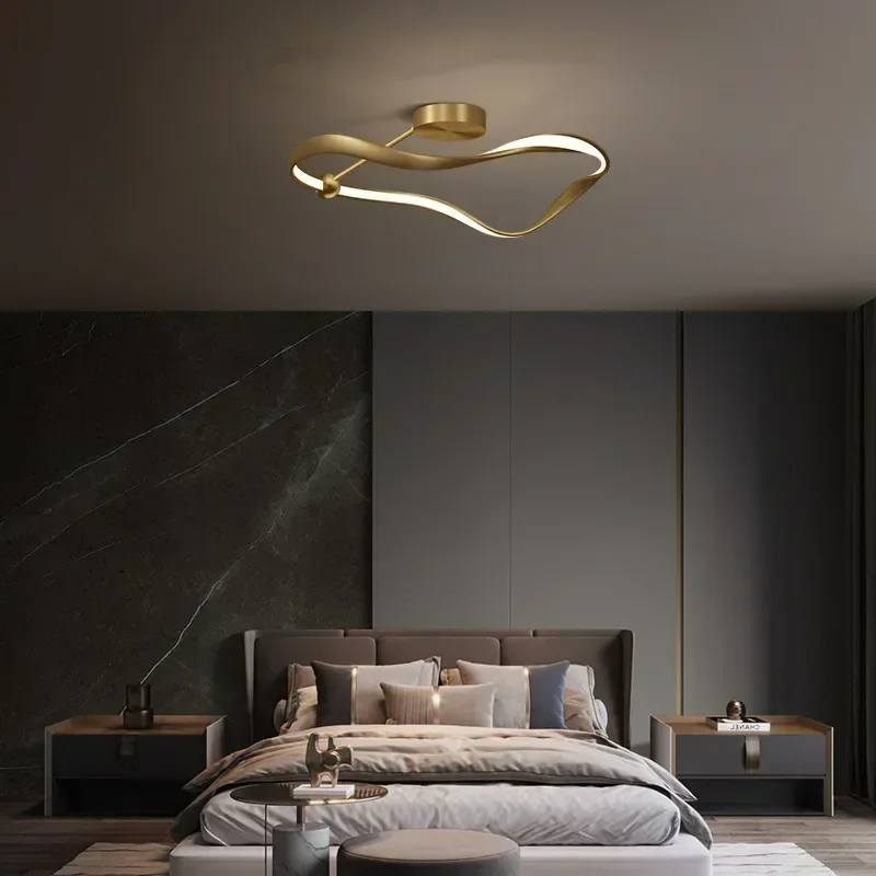 Goldener LED-Kronleuchter für Wohn- und Schlafzimmer – Aurélior