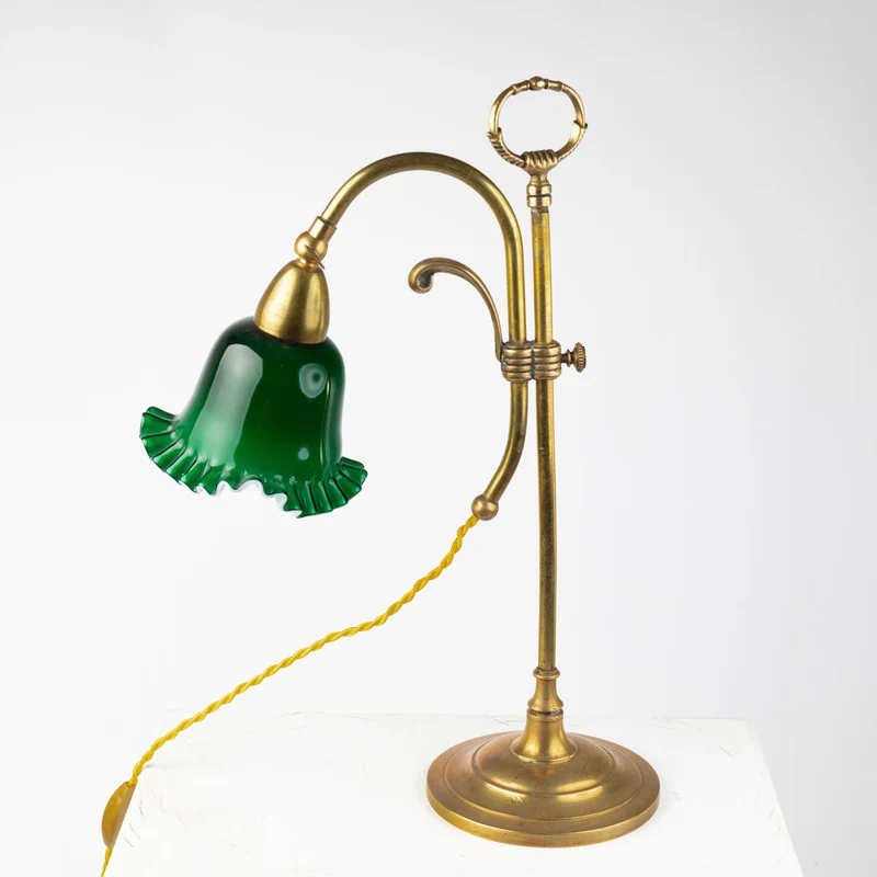 1920er Art Deco Schreibtischlampe mit grünem Schirm