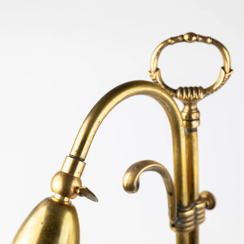 1920er Art Deco Schreibtischlampe mit grünem Schirm