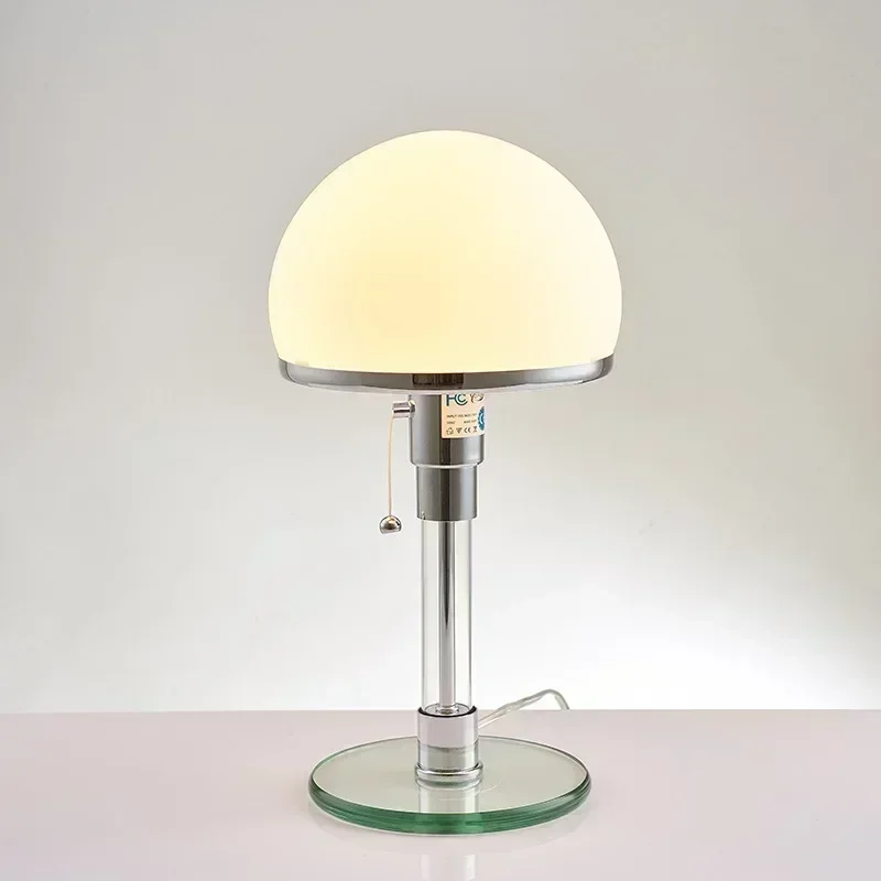 Nordische Design-Schreibtischlampe aus Glas und Metall – Orinox