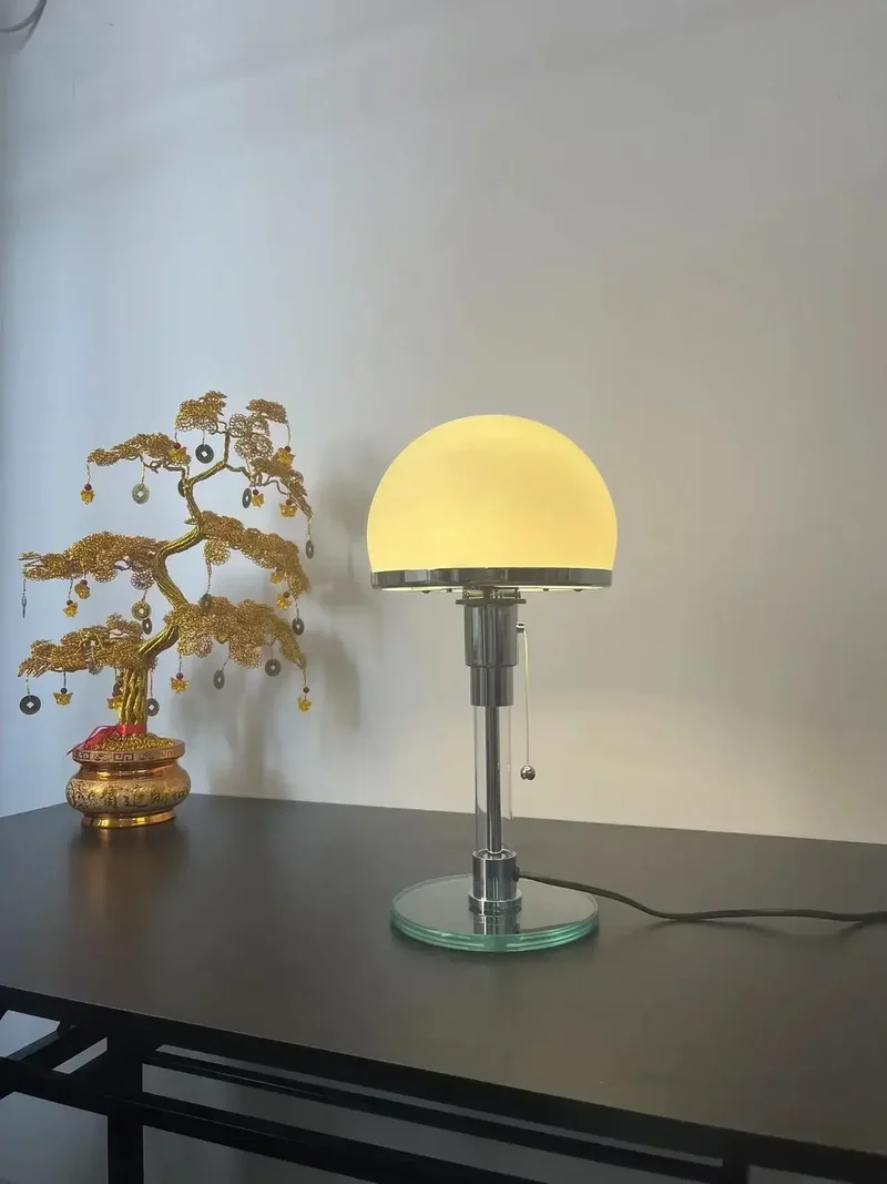 Nordische Design-Schreibtischlampe aus Glas und Metall – Orinox