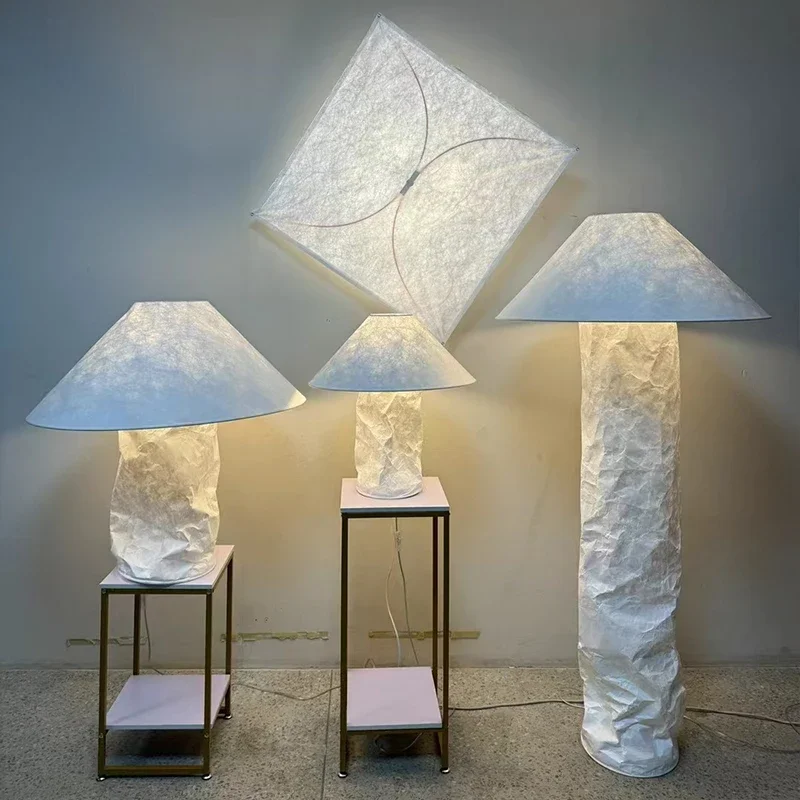 Stehlampe aus Eisen und Stoff für Wohnzimmer – Armonéo