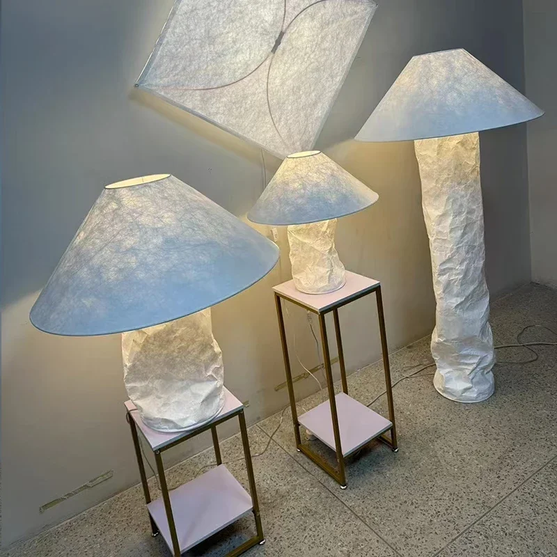 Stehlampe aus Eisen und Stoff für Wohnzimmer – Armonéo