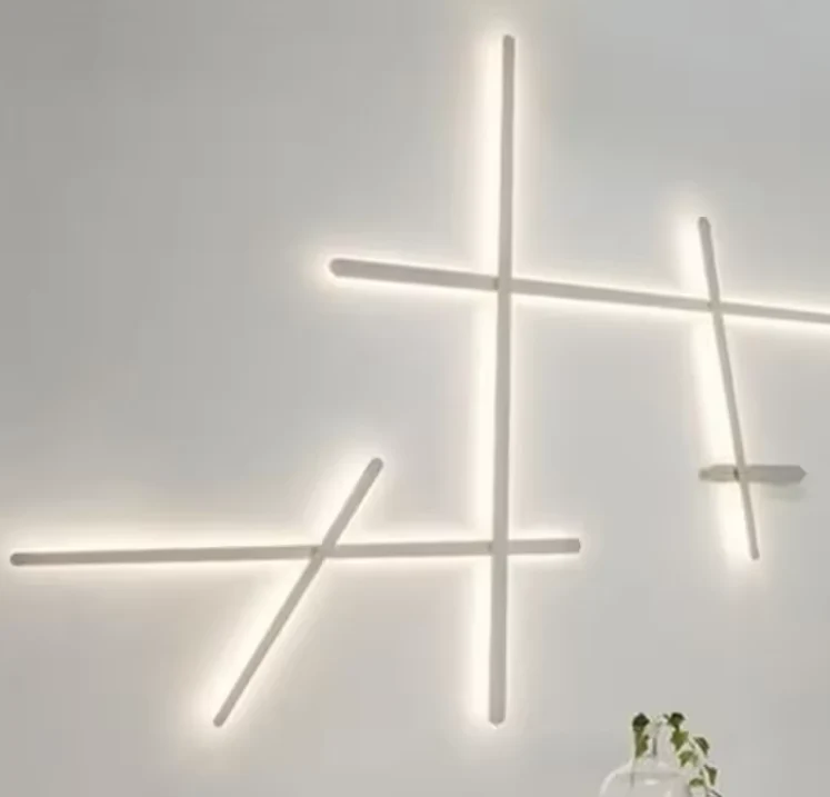 Minimalistische LED-Wandleuchte Schwarz oder Weiß für Wohnzimmer – Néoléa