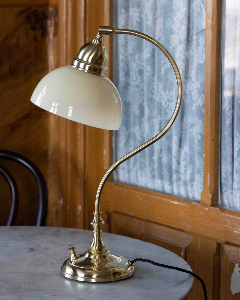 Bordslampa - Lagerlöf mässing, benvit skärm