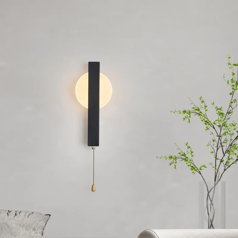 Moderne Wandleuchte aus Metall für Schlafzimmer und Wohnzimmer – Miraluxi