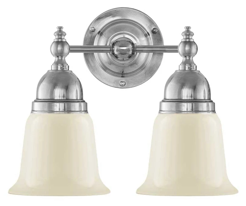 Badrumslampa - Bergman nickel, benvit klocka