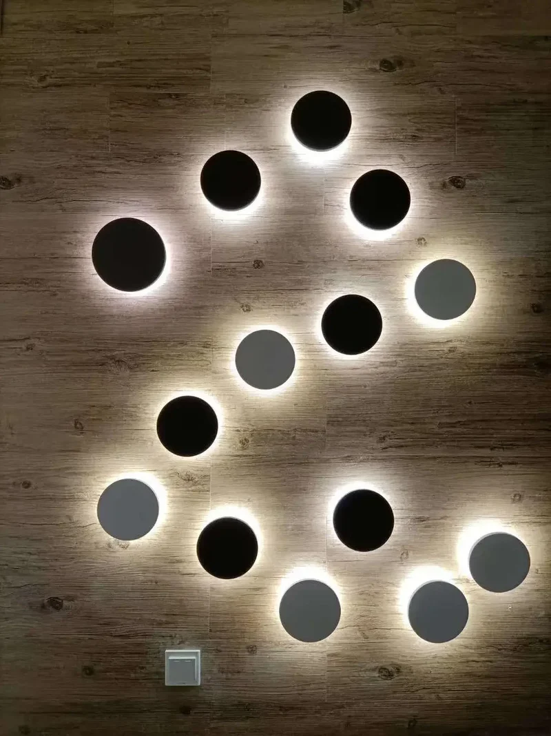 Moderne Wandleuchte aus schwarzem Aluminium – Novaluc