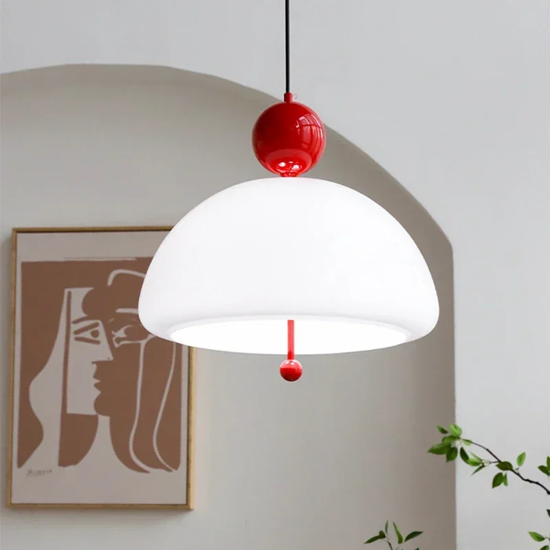 Moderne Hängeleuchte aus cremefarbenem Glas für Schlafzimmer und Arbeitszimmer – Célorion