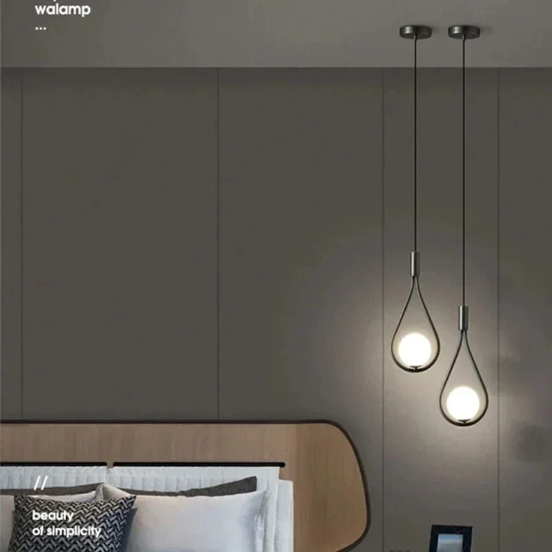 Schwarze Hängelampe aus mattem Glas für Schlafzimmer – Novaline