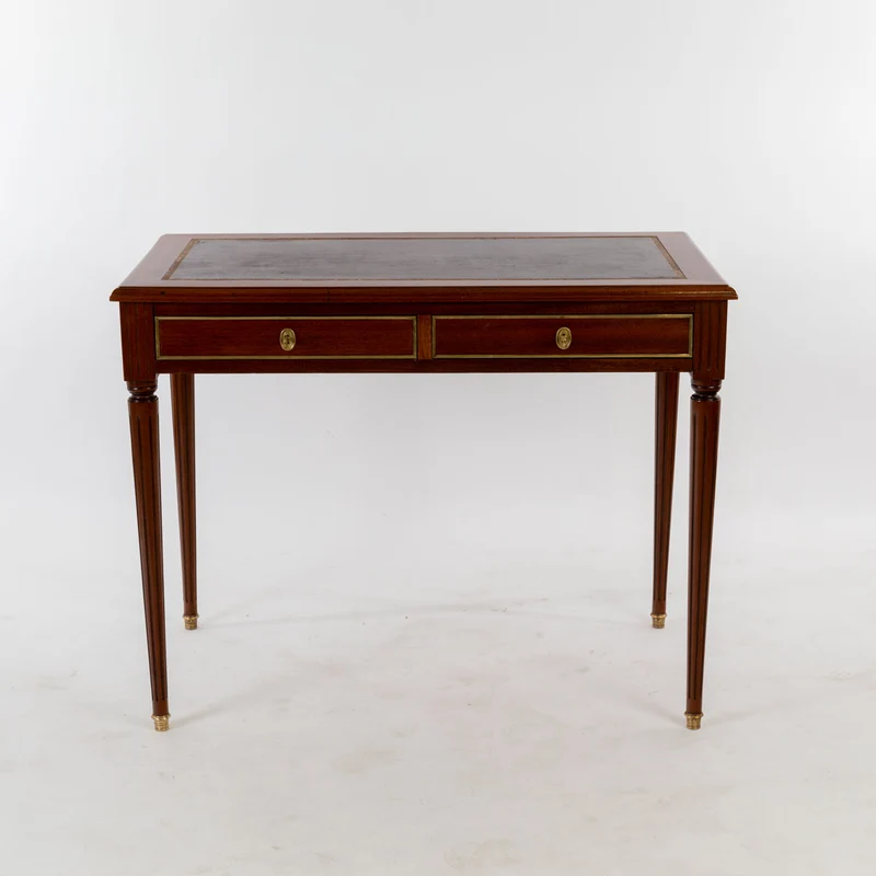 Kleiner Schreibtisch in Louis-Seize Stil
